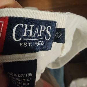 Men's off white Chaps shorts size 42